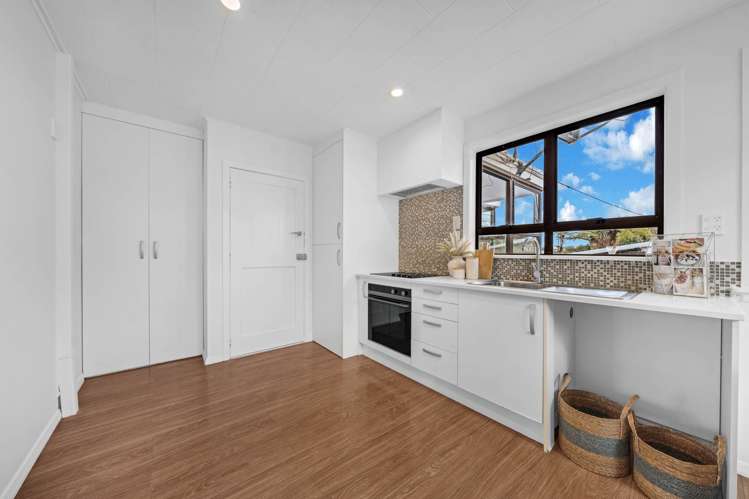 6 Peachgrove Road Te Atatu Peninsula_12