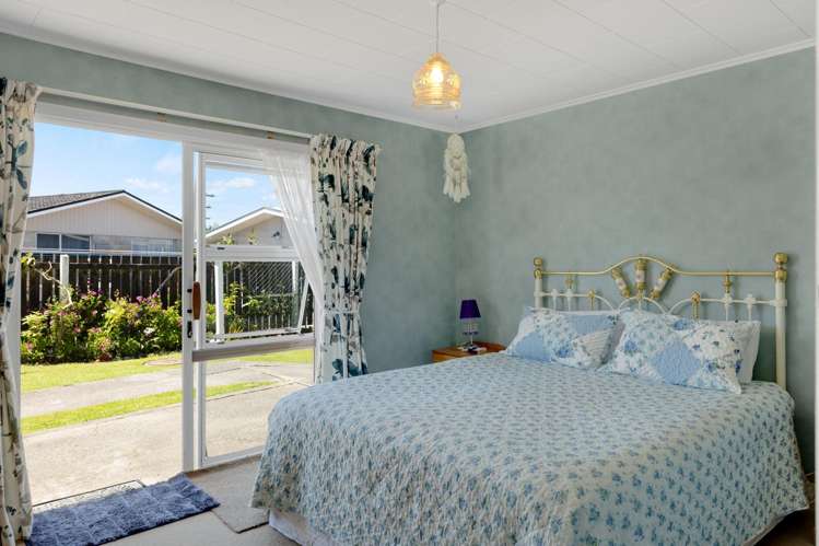 17 Ngahue Crescent Carters Beach_14