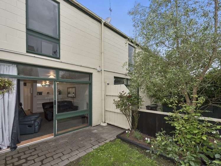 7/1 Dp Coates Street Hamilton East_2