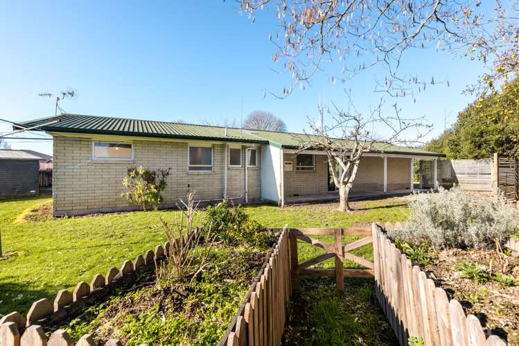 137 Burns Street Leamington_19