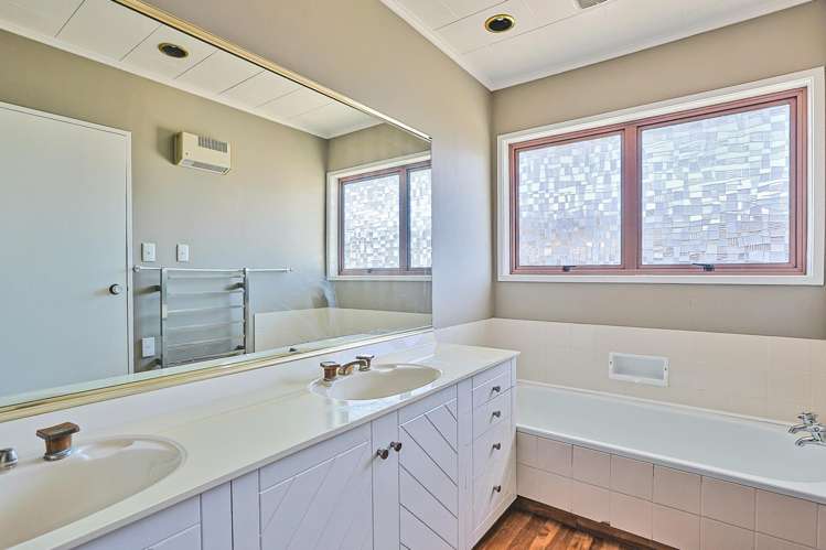10 Harpham Street Taradale_14