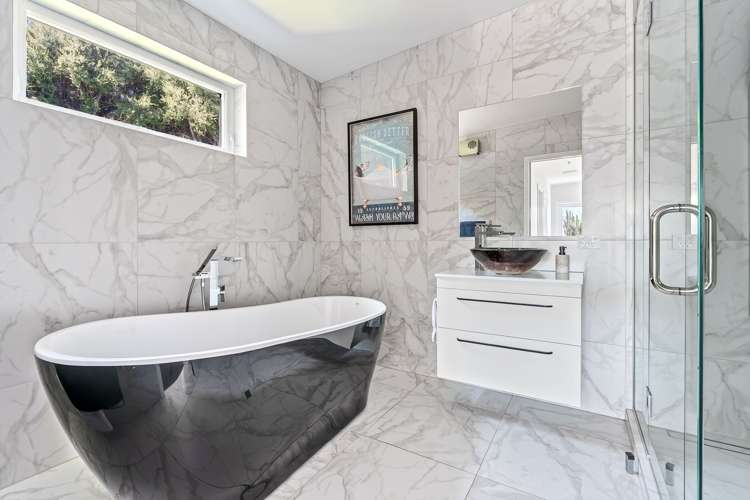 20 Edgewood Place, Peninsula Bay Wanaka_18