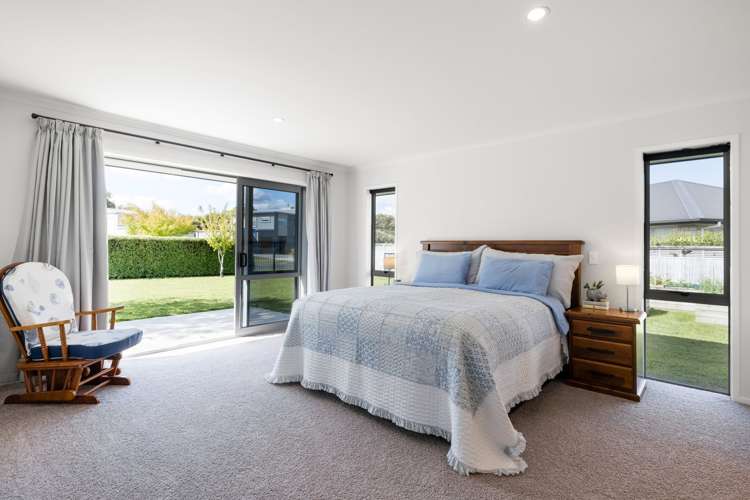 45 Plescher Crescent Leamington_12