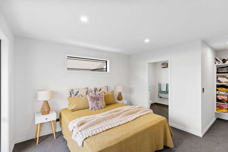 9 Gallop Lane Yaldhurst_13