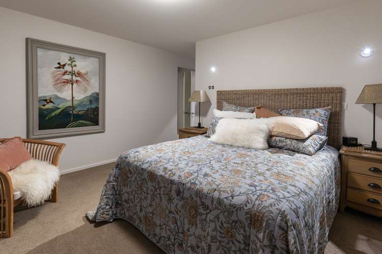 24 Hillplough Heights Richmond_16