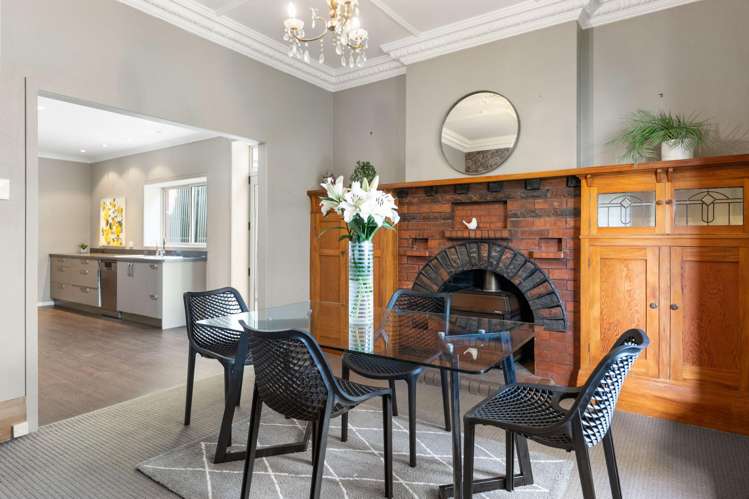 50 Easther Crescent Kew_13