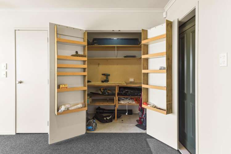 8 Jelas Road Red Beach_32