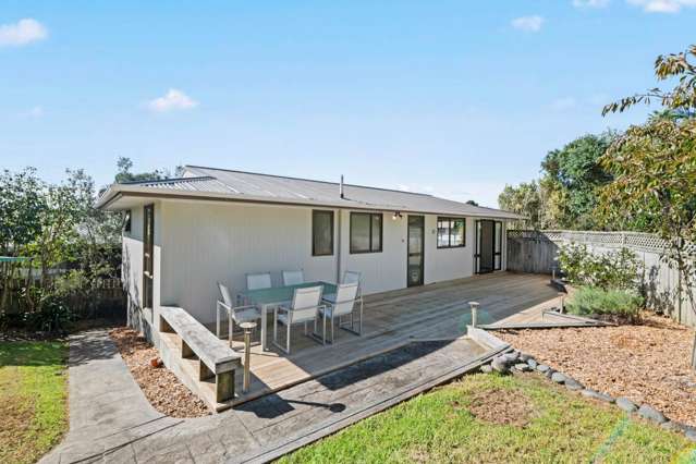 41 John Dee Crescent Red Beach_2