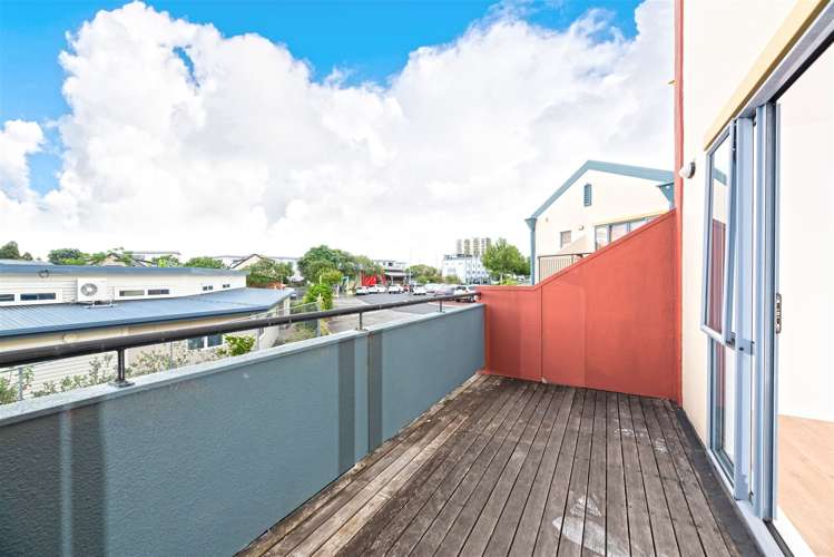 22/14 Ambrico Place New Lynn_17