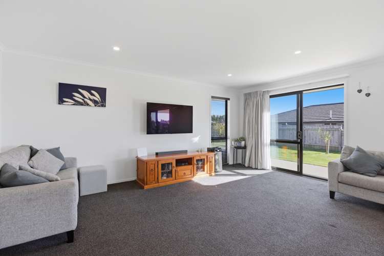 31 Honeyfield Drive Whalers Gate_12