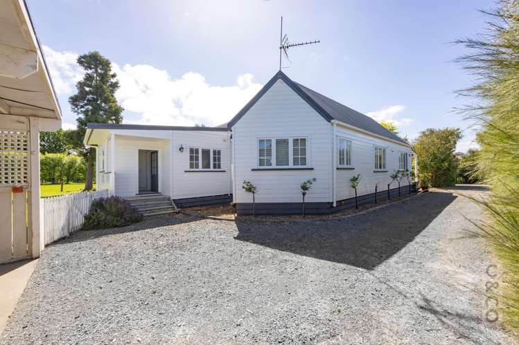 11 Taupaki Road Taupaki_37