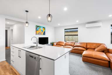 8 Chesney Drive_4