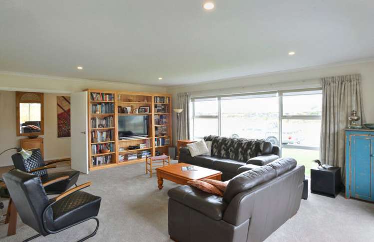 64 Feist Street Carterton_2