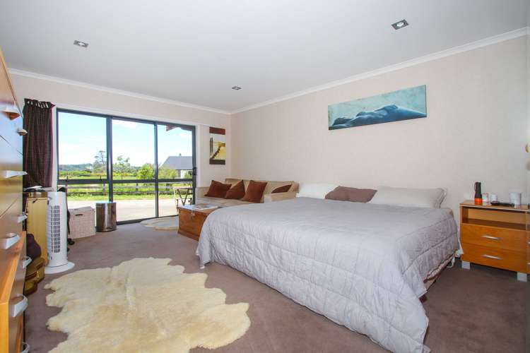 39 Whangaparaoa Road Red Beach_18