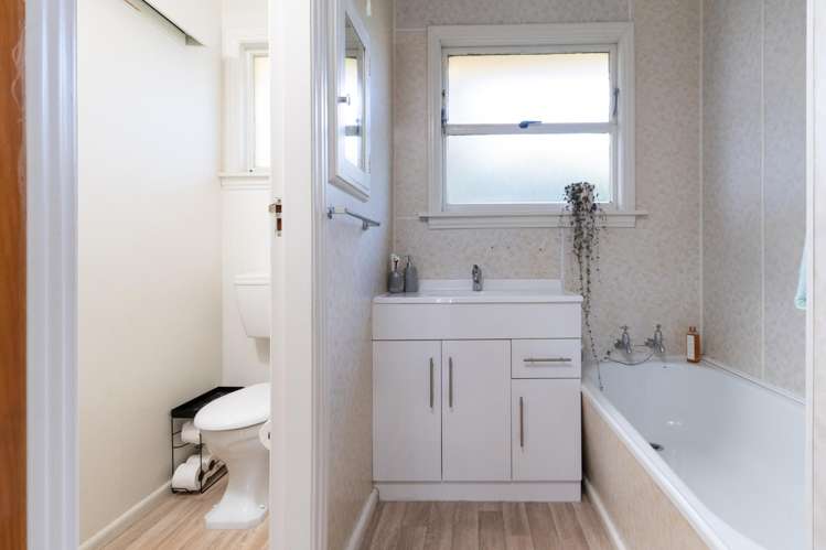 20 Kathleen Crescent Hornby_9