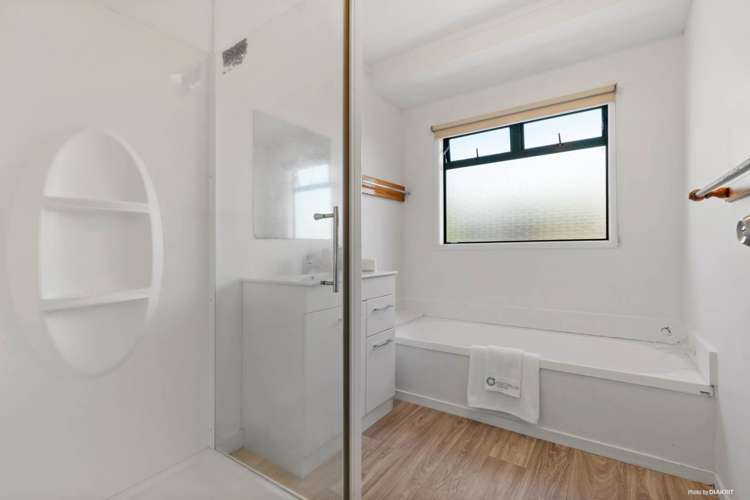 2/50 Elliott Avenue Bayview_12