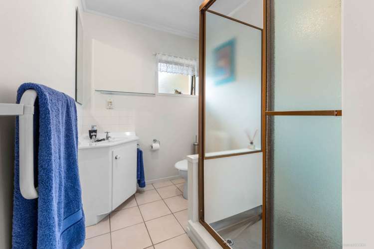 15 Wairata Place Te Atatu South_18