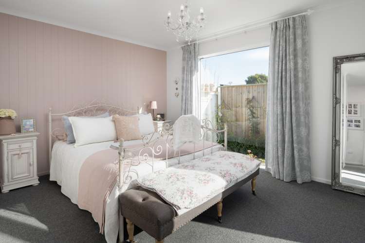 34 Harvard Road Burleigh_10