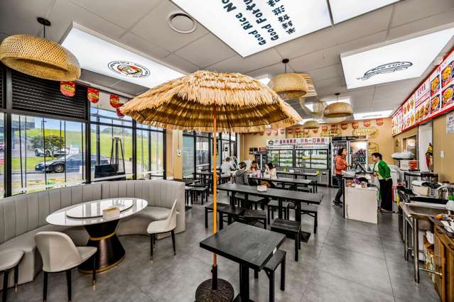 16/8 Oracle Drive Albany_3