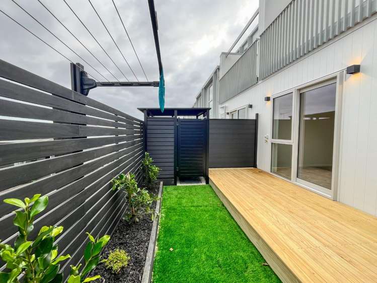 13/9 Aeroview Drive 1603_11