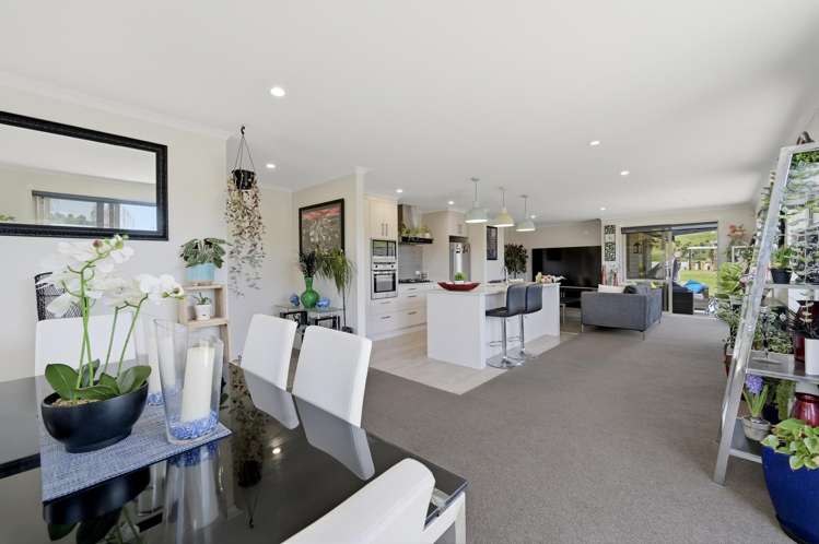 208 Ballintoy Park Drive Welcome Bay_8