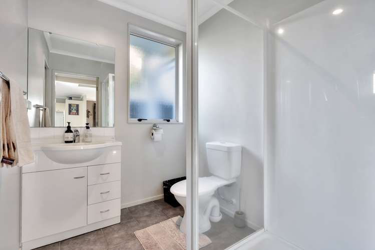 12 Ritchie Crescent Takanini_6