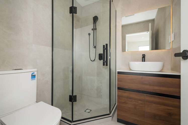A/79 Archers Road Hillcrest_11