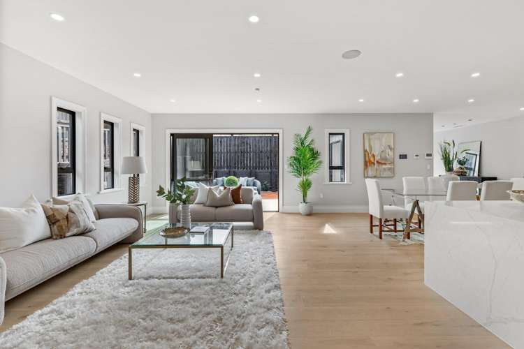 7 Halcyon Bay Lane Orewa_12