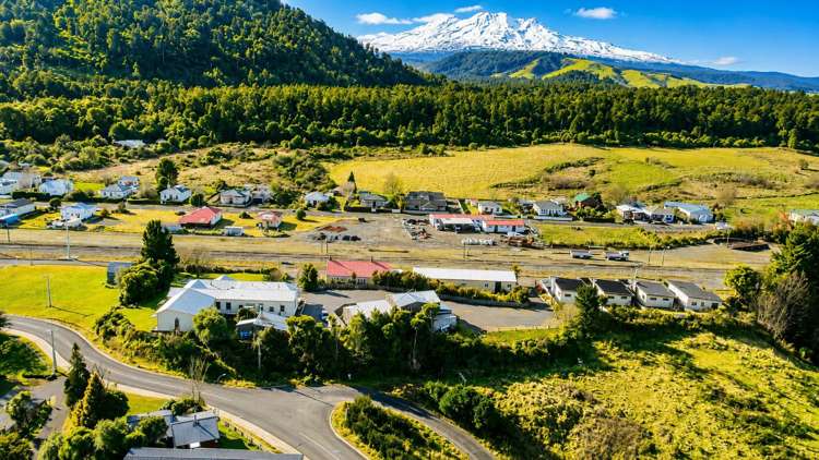 62A Thames Street Ohakune_41