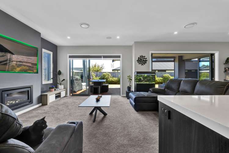 17 Honeyfield Drive Whalers Gate_9