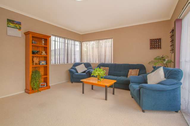 17 Medvale Avenue Flat Bush_2