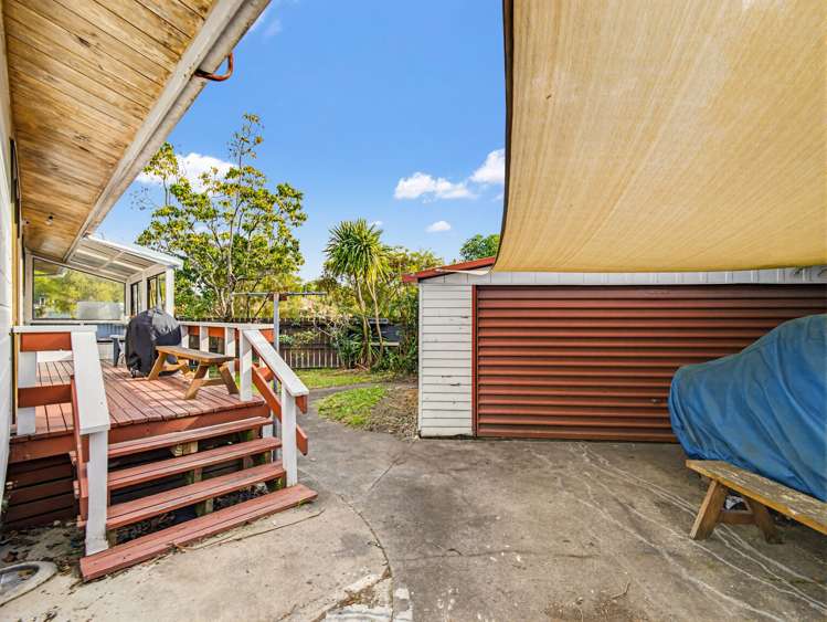 27 Ray Small Drive Papakura_20