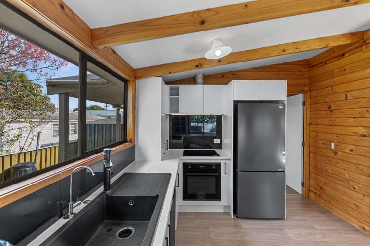 2/18 George Street Papakura_7