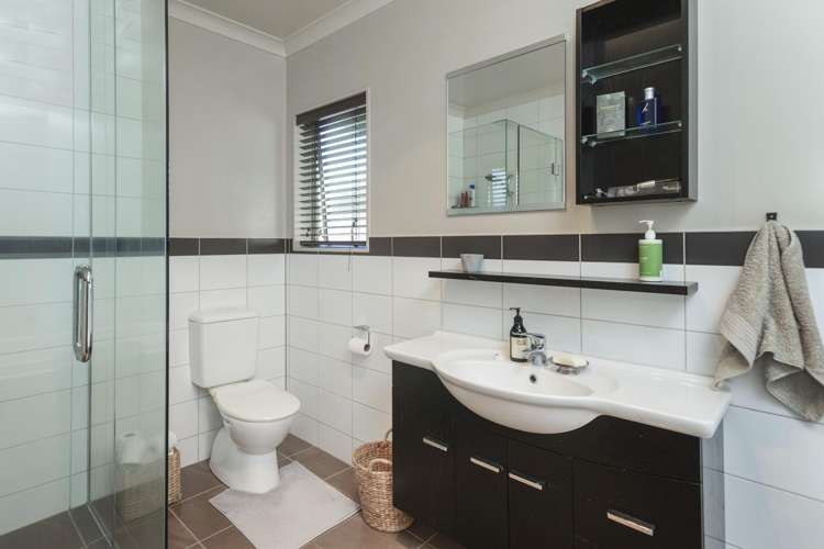 20 Margaret Place Lytton West_11