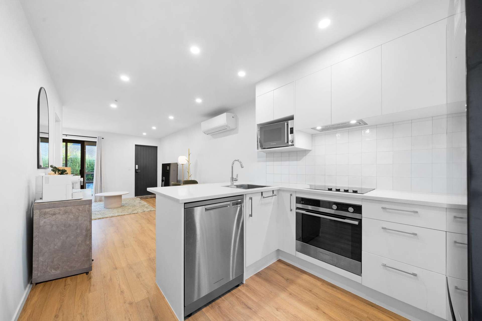 22/28 Westgate Drive Massey_0