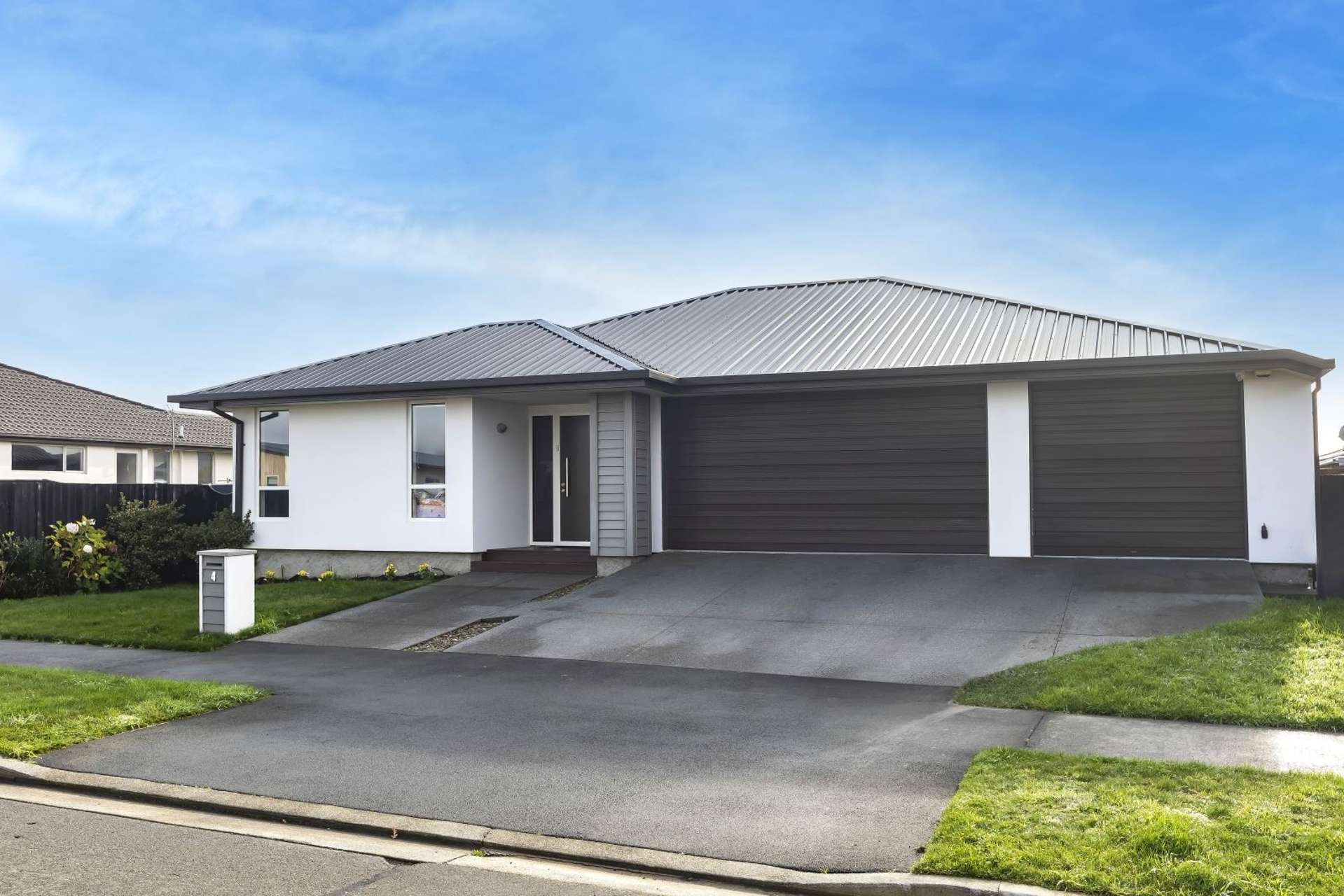 4 Kingsbridge West Burwood Christchurch City Houses for Sale