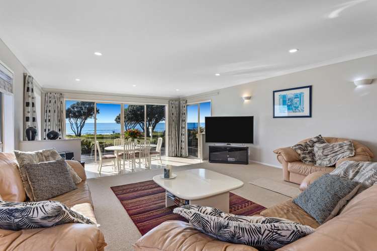 152 & 154 Ocean Road Ohope_11