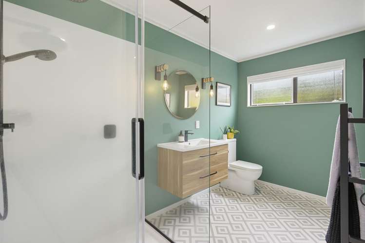 102 Tauhinu Road Miramar_10
