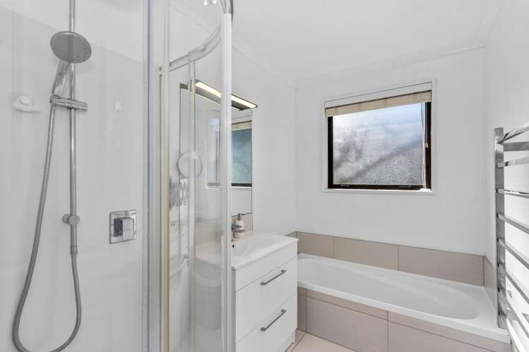 27 Momorangi Crescent Redwood_11