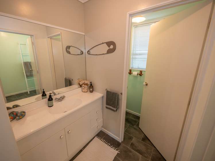 2 Dudley Crescent Cable Bay_24