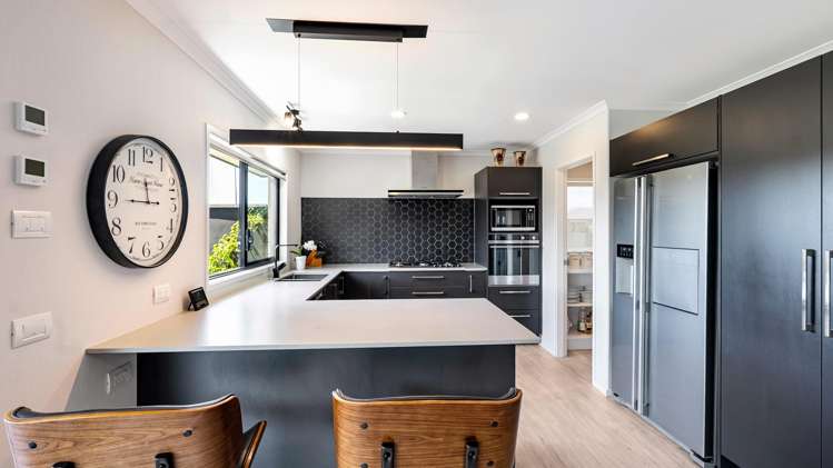 65 Links Drive Waiwhakaiho_4