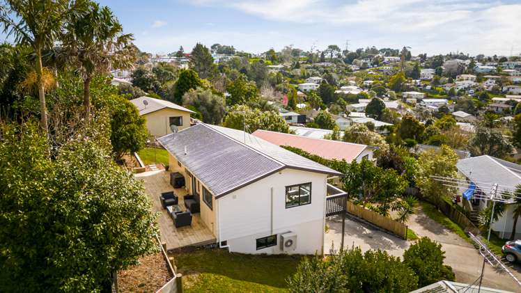 8 Garton Drive Massey_14