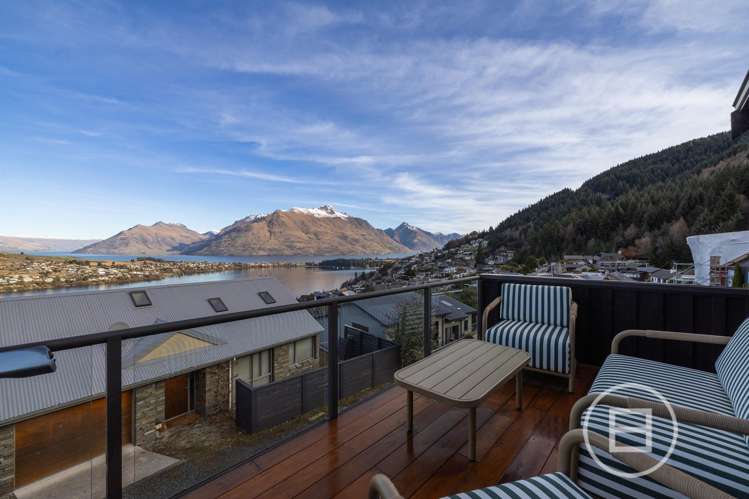 19 Stone Ridge Place Queenstown Hill_11