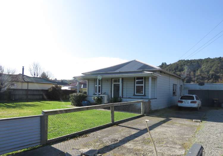 51 Dick Street Reefton_13