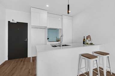 502/12 Barrack Road_4