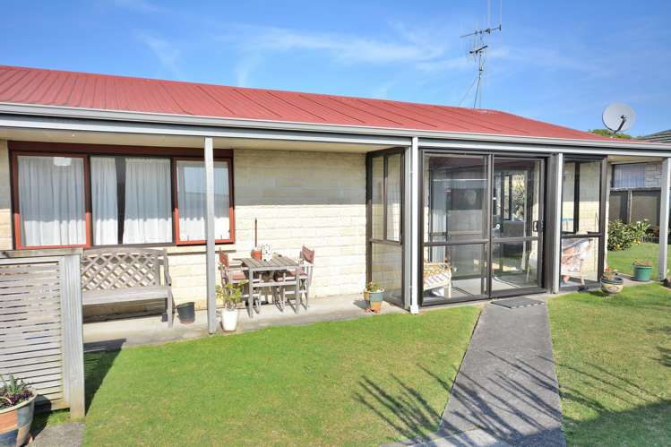 17b Pemberton Crescent Greerton_1