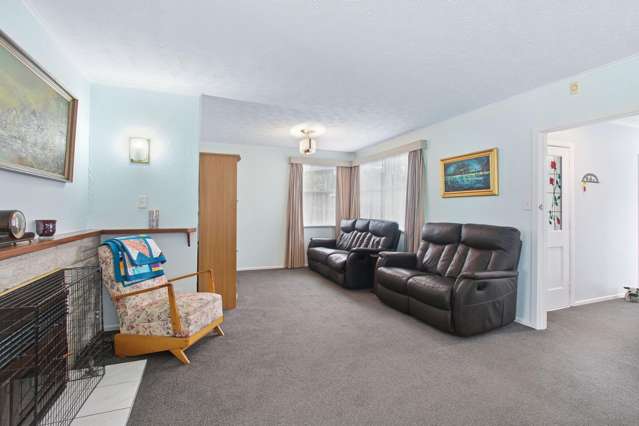 37 Derwent Crescent 11422_2