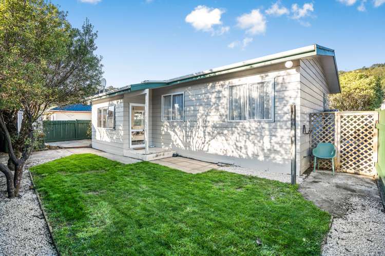 5 Glenbrook Grove Naenae_19