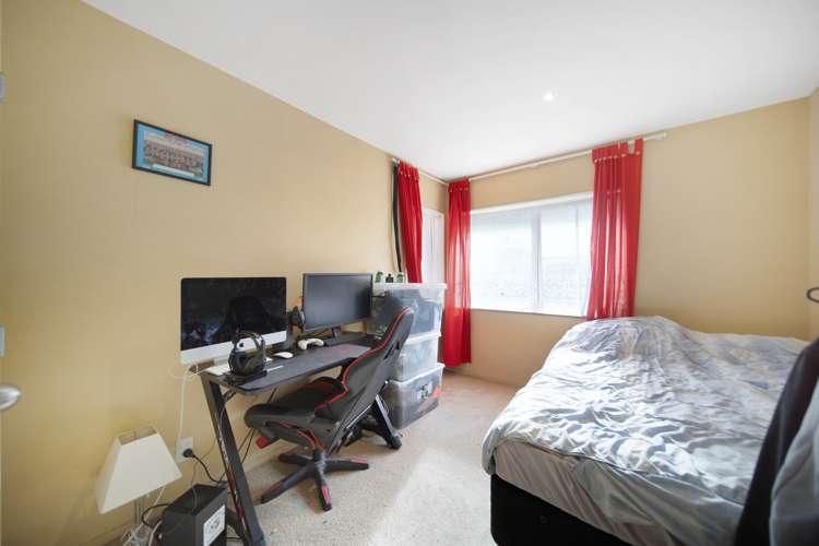 17 Fairchild Avenue Goodwood Heights_16