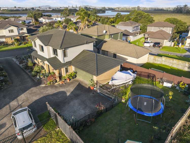 13 Riverglade Parkway Te Atatu South_15
